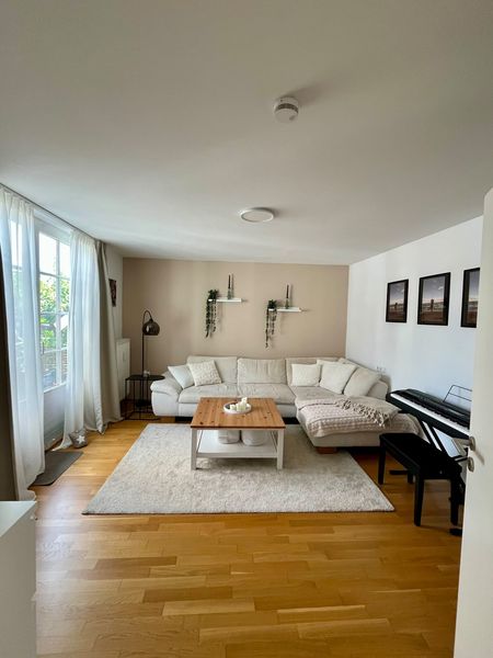 Von Privat: Gemütliche 4-Zimmer-Wohnung mit Wohnküche und Balkon